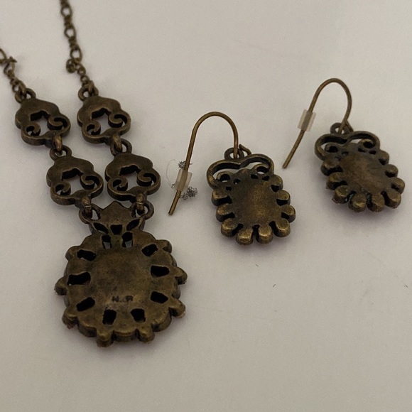 Avon heirloom topaz color pendant necklace and earrings gift set 🧡🤎 - Picture 6 of 8